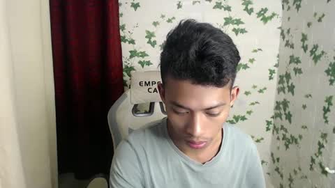 Snapshot of urhotfuckingass chatting on January 28, 2025, 5:22 am richard online show from January 28, 2025, 5:22 am