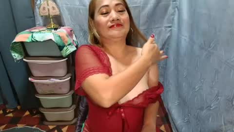 urhotmomzoey online show from July 26, 2026, 2:46 pm