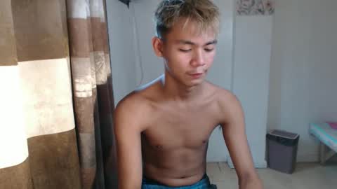 Snapshot of urhotpinoy_izaac chatting on October 28, 2025, 10:01 pm simeon ulok online show from October 28, 2025, 10:01 pm