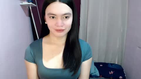 Katey online show from June 12, 2026, 4:33 am