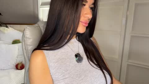 Snapshot of urlillshy chatting on October 27, 2025, 1:09 am Kristina online show from October 27, 2025, 1:09 am