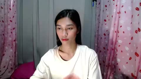 urloverjasmine_xx online show from April 15, 2026, 11:39 am