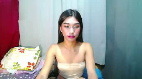 urloverjasmine_xx online show from June 6, 2026, 11:53 pm