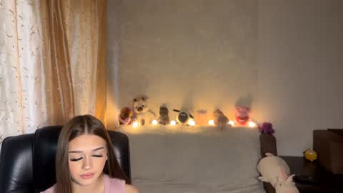 Snapshot of urmeowkitty chatting on July 19, 2026, 5:16 pm Molly online show from July 19, 2026, 5:16 pm