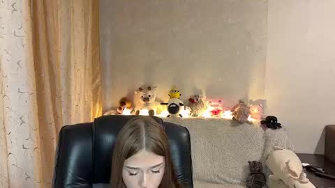 Snapshot of urmeowkitty chatting on July 30, 2026, 5:34 pm Molly online show from July 30, 2026, 5:34 pm