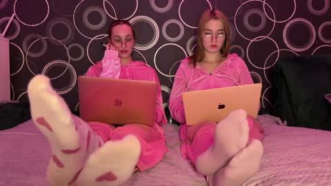 Snapshot of urmissalice chatting on December 6, 2024, 3:55 pm urmissalice online show from December 6, 2024, 3:55 pm