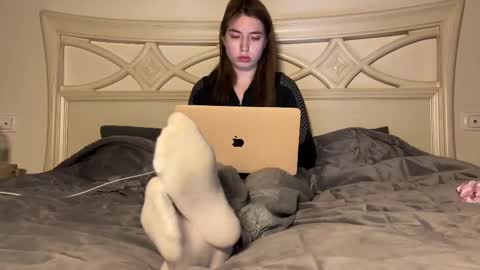 Snapshot of urmissalice chatting on February 11, 2025, 2:24 pm urmissalice online show from February 11, 2025, 2:24 pm