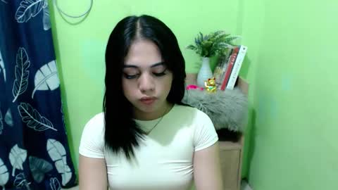 urmystical_sofie online show from December 5, 2025, 10:02 am