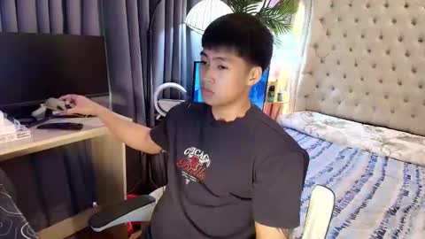 Snapshot of urnatty_guy chatting on June 7, 2026, 4:11 pm ander online show from June 7, 2026, 4:11 pm