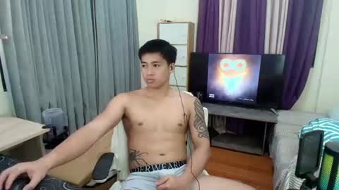 Snapshot of urnatty_guy chatting on July 31, 2026, 2:49 pm ander online show from July 31, 2026, 2:49 pm