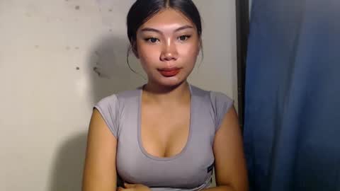 urpinay_sandra69 online show from May 27, 2026, 11:35 pm