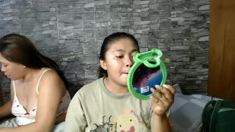 urpinay_singlemother online show from June 21, 2026, 11:18 pm