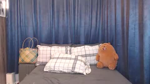 Snapshot of urpinoyasianx chatting on January 11, 2025, 12:29 pm Mel online show from January 11, 2025, 12:29 pm