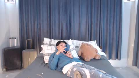 Snapshot of urpinoyasianx chatting on February 13, 2025, 12:11 pm Mel online show from February 13, 2025, 12:11 pm