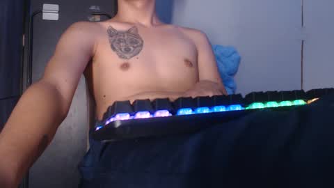 Snapshot of urpinoyasianx chatting on March 5, 2025, 10:43 pm Mel online show from March 5, 2025, 10:43 pm