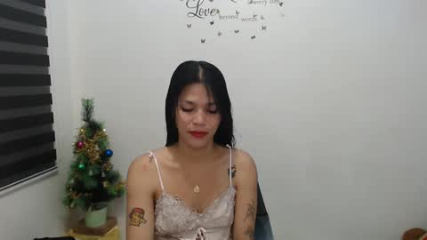 Snapshot of urpreciouspinayxxx chatting on December 6, 2024, 10:05 am hi im kim online show from December 6, 2024, 10:05 am