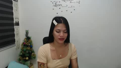 Snapshot of urpreciouspinayxxx chatting on December 12, 2024, 11:25 pm hi im kim online show from December 12, 2024, 11:25 pm