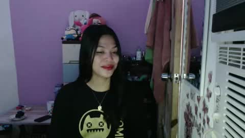 Snapshot of urpreciouspinayxxx chatting on October 27, 2025, 12:58 am hi im kim online show from October 27, 2025, 12:58 am