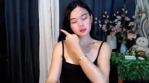 urpretty_girl online show from November 19, 2025, 10:15 am