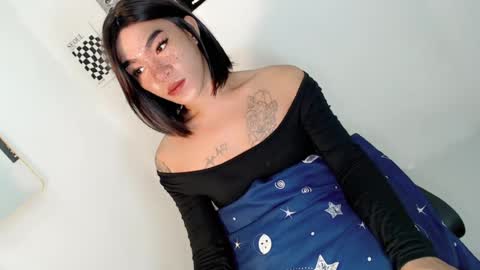 urseductive_mistress online show from July 24, 2026, 2:09 am