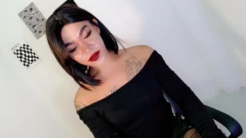 urseductive_mistress online show from July 26, 2026, 3:41 pm