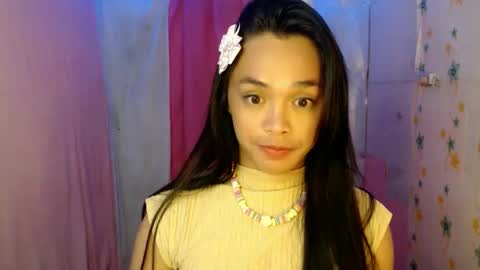Snapshot of ursexy_debra chatting on April 19, 2026, 9:28 pm TYRA online show from April 19, 2026, 9:28 pm