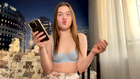 Snapshot of ursoulandheart chatting on March 4, 2025, 12:33 pm Hannah online show from March 4, 2025, 12:33 pm