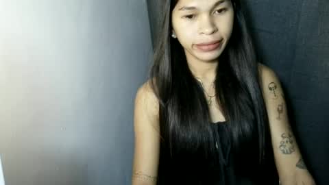 ursweet_zeviixx online show from June 20, 2026, 8:28 am