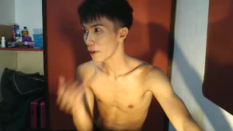 Snapshot of urtwink_jm chatting on April 18, 2026, 2:32 pm mark online show from April 18, 2026, 2:32 pm