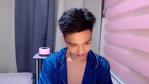 Snapshot of urtwinkjinwoo chatting on October 21, 2025, 10:54 pm JC online show from October 21, 2025, 10:54 pm