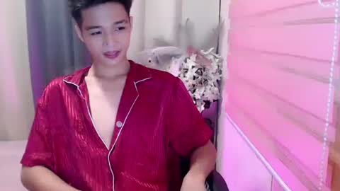 Snapshot of urtwinkjinwoo chatting on October 29, 2025, 5:36 pm JC online show from October 29, 2025, 5:36 pm