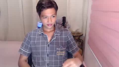 Snapshot of urtwinkjinwoo chatting on December 5, 2025, 7:28 am JC online show from December 5, 2025, 7:28 am