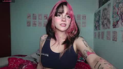 uryukim_ online show from June 10, 2026, 4:56 am