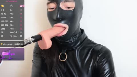 Snapshot of usedexcuse chatting on November 28, 2025, 2:09 pm usedexcuse online show from November 28, 2025, 2:09 pm