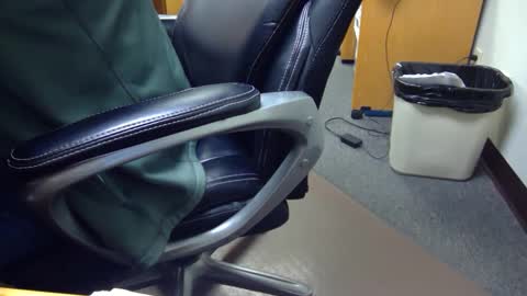 Snapshot of useemie chatting on December 19, 2024, 10:32 pm useemie online show from December 19, 2024, 10:32 pm