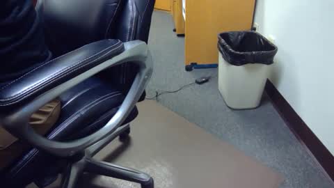 Snapshot of useemie chatting on December 23, 2024, 10:33 pm useemie online show from December 23, 2024, 10:33 pm