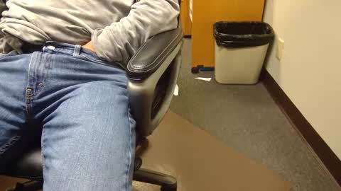 Snapshot of useemie chatting on December 31, 2024, 11:49 pm useemie online show from December 31, 2024, 11:49 pm