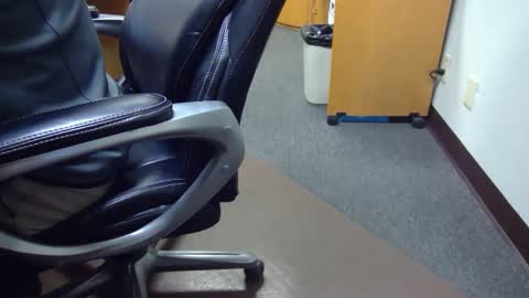 Snapshot of useemie chatting on February 13, 2025, 7:10 pm useemie online show from February 13, 2025, 7:10 pm