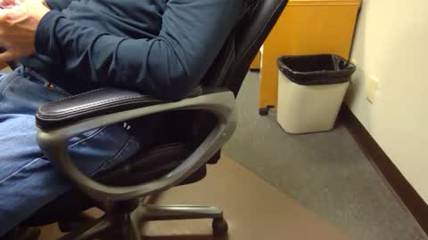 Snapshot of useemie chatting on October 29, 2025, 6:53 pm useemie online show from October 29, 2025, 6:53 pm