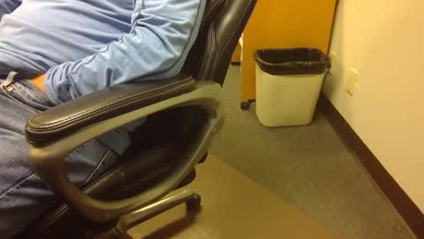 Snapshot of useemie chatting on November 11, 2025, 7:25 pm useemie online show from November 11, 2025, 7:25 pm