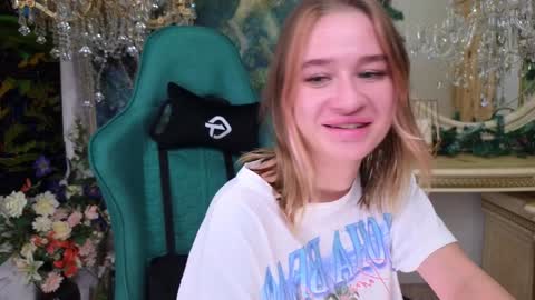 Leila online show from January 1, 2025, 4:18 am