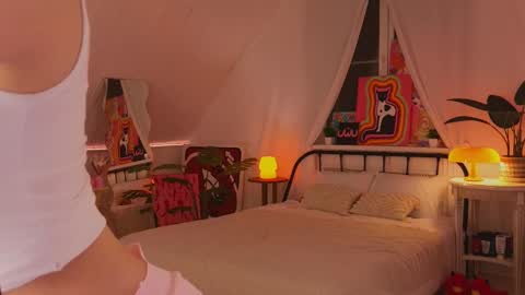 Anika On vacation online show from February 9, 2025, 6:37 pm