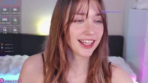 Snapshot of uwuxo chatting on March 8, 2026, 7:45 am Romy online show from March 8, 2026, 7:45 am