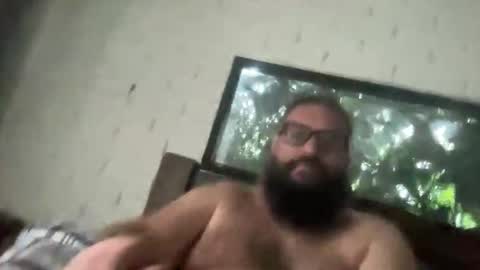 Snapshot of v1king_b3ar chatting on December 19, 2025, 8:27 pm Viking Bear online show from December 19, 2025, 8:27 pm