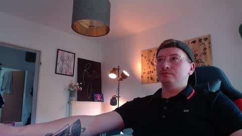 vacation__ online show from September 30, 2025, 2:55 pm