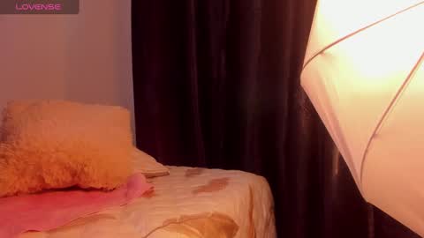 Vahiolet smith online show from December 29, 2024, 7:32 pm