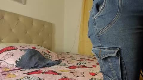 Vahiolet smith online show from September 10, 2025, 3:17 am