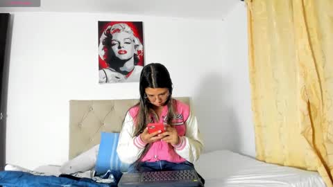 Vahiolet smith online show from September 25, 2025, 1:09 am