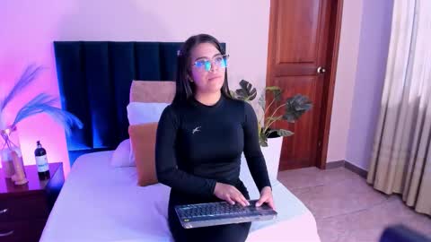 Snapshot of vaialowell chatting on March 2, 2026, 6:26 pm VaiaLowell online show from March 2, 2026, 6:26 pm