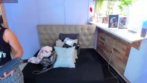 Vaiolet Harris online show from July 19, 2026, 11:58 am